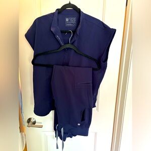 Figs set!!! Rafaela top(Navy-M) and Zamora joggers(Navy-M/T)
